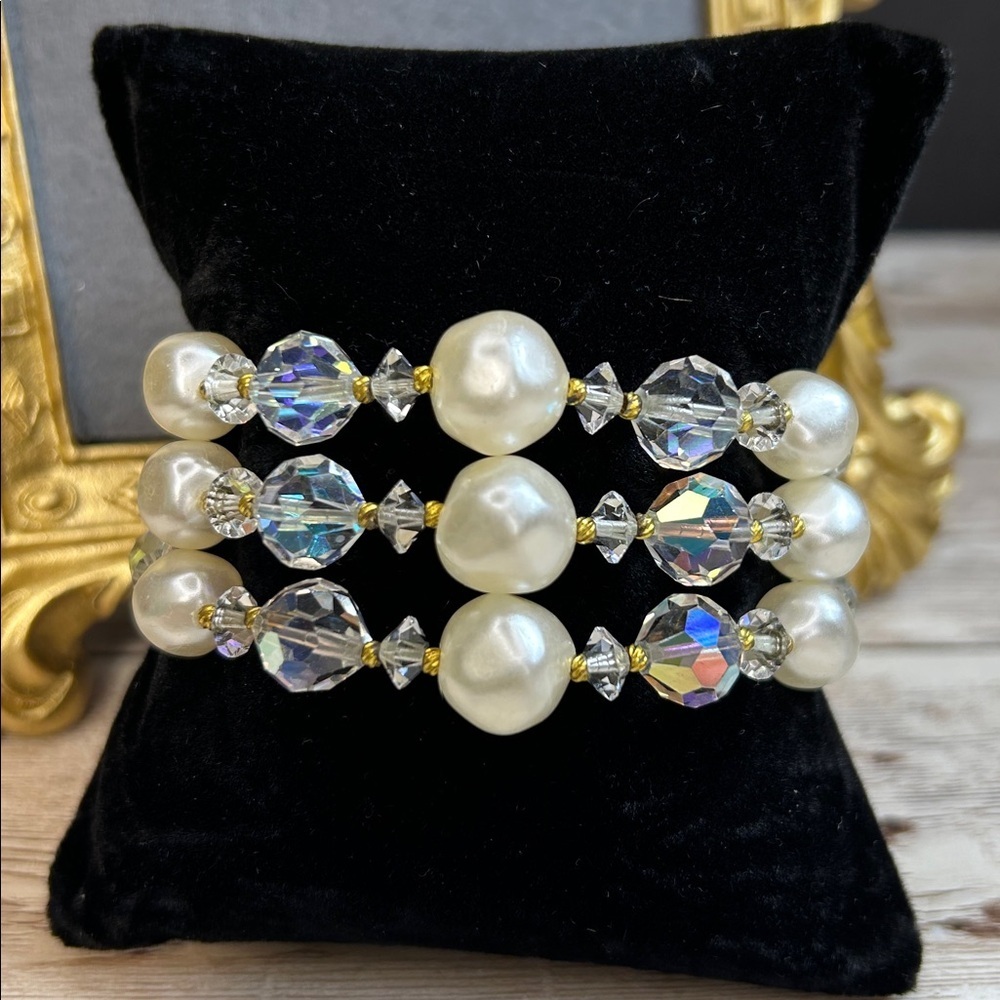 Vintage Elegant Faux Pearl and Crystal AB Bracelet with Gorgeous Box Clasp